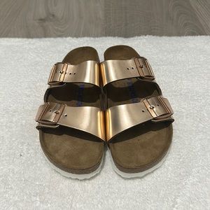 Birkenstock Arizona Rose Gold size 40 narrow NWOT